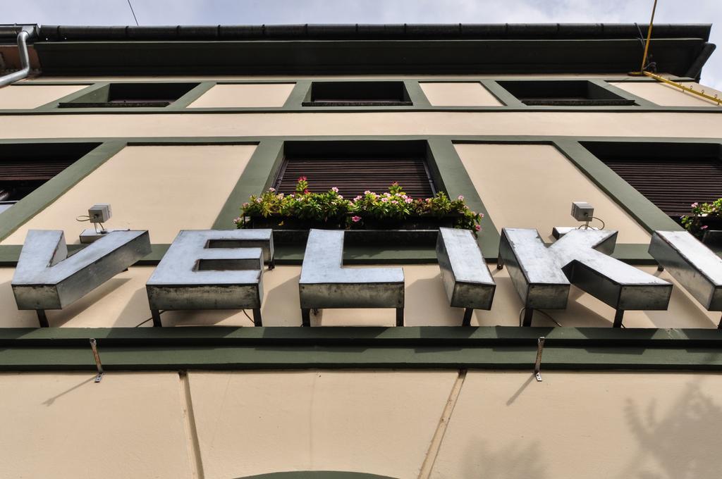 Veliki Garni Hotel Novi Sad Eksteriør bilde
